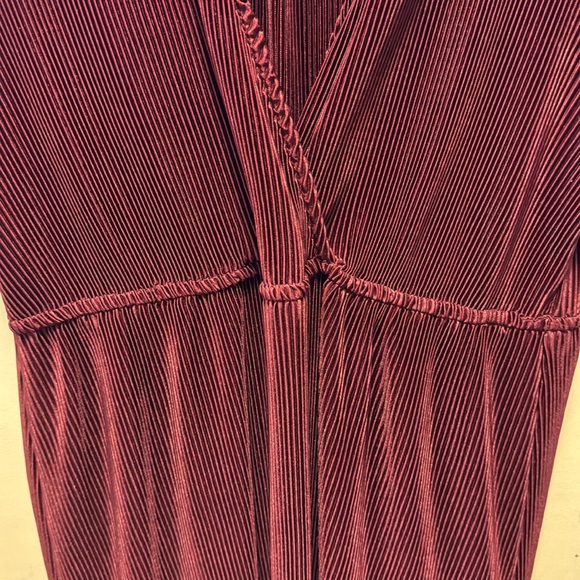 Baltic born Maroon pleated midi dress - Picture 2 of 2